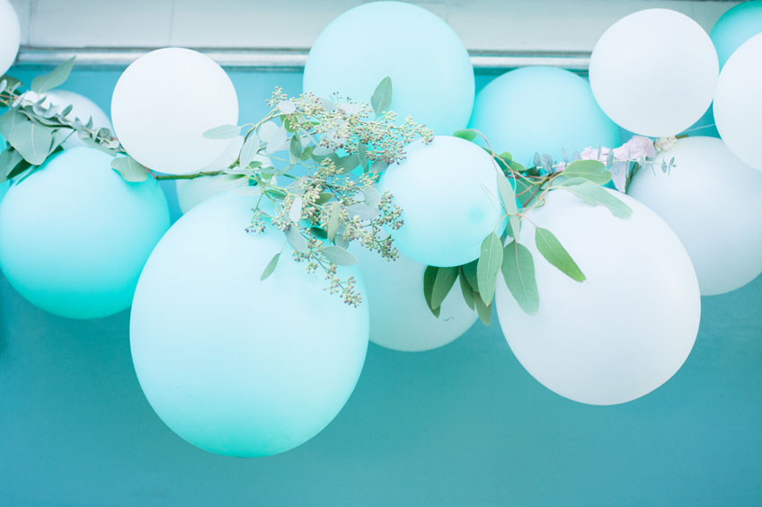 Tolles DIY für die Hochzeit: Ballongirlanden passen einfach zu jedem Stil!