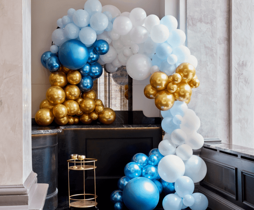 Ballongirlanden lassen sich an vielen Stellen einsetzen, um deine Gäste zu faszinieren