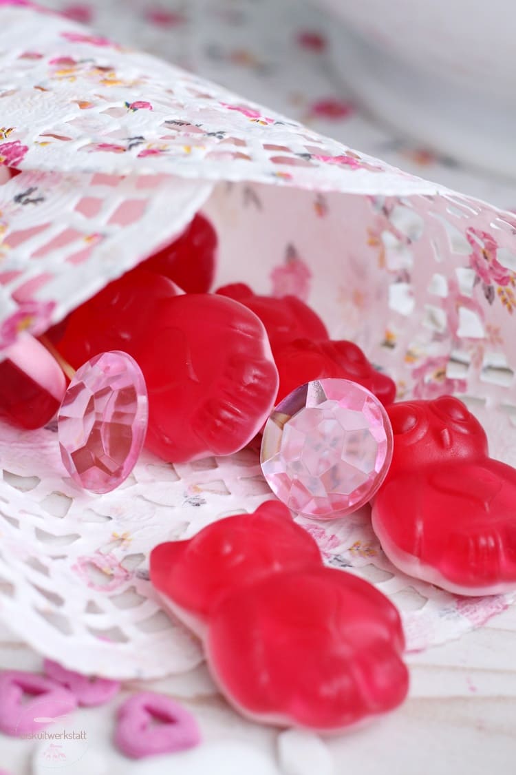 Hübsche Tortenspitzen mit Muster machen sich hervorragend als Candy Bags