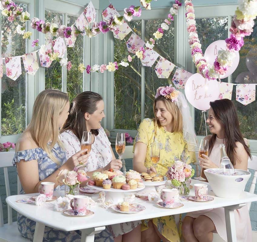 Eine Bridal Shower ist perfekt um die Zeit vor der Hochzeit mit den Mädels zu genießen!