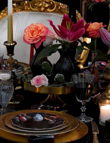 Zur Moody Hochzeit wird der Tisch opulent und fürstlich dekoriert