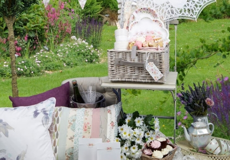 Schöne Deko für euer Braut-Picknick im Garten oder Park