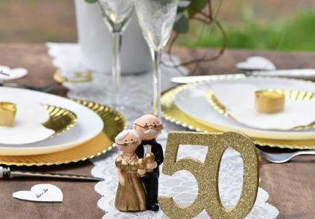 Schöne Figuren untermalen den feierlichen Anlass zum 50. Ehejubiläum